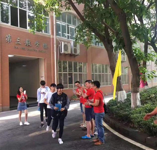 外媒關(guān)注王俊凱高考：不像壞男孩賈斯汀-比伯