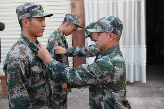 量體定人！新兵不用擔(dān)心被裝不合身了