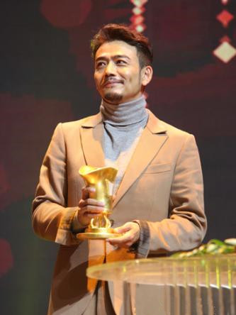 楊爍獲得“人氣實力演員”稱號