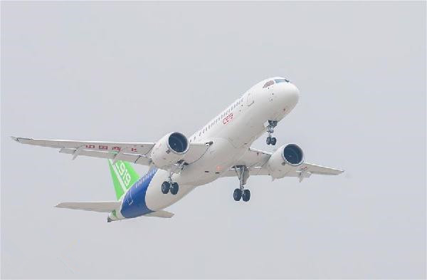 國(guó)產(chǎn)大型客機(jī)C919新獲130架訂單 計(jì)劃投入6架試驗(yàn)機(jī)開(kāi)展試飛