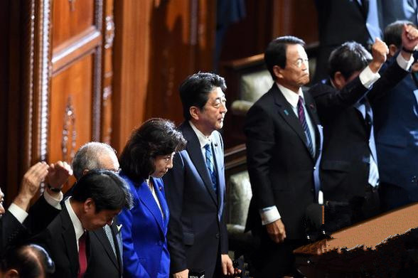 想解散眾議院就解散 安倍這么“任性”也行？