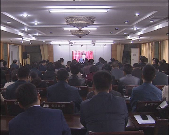 我區(qū)干部群眾認(rèn)真收聽收看十九大開幕盛況