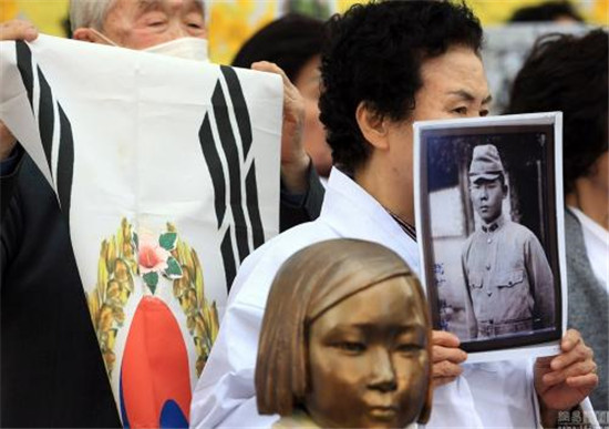 韓調(diào)查“慰安婦”協(xié)議 日警告：安倍去平昌或難以實現(xiàn)
