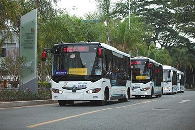 12月2日，深圳福田保稅區(qū)，自動駕駛公交車投入試驗運行。