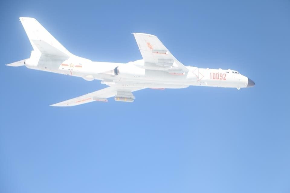 臺灣F-16攔截大陸軍機被嗆：立即離開 后果自負