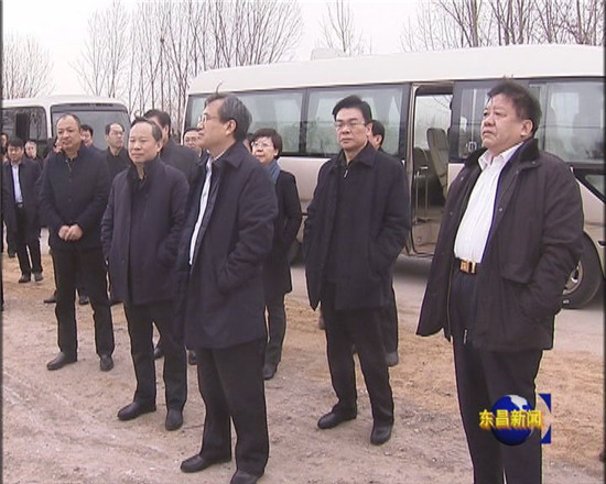 全市“路長制”工作現(xiàn)場推進會與會人員來我區(qū)觀摩