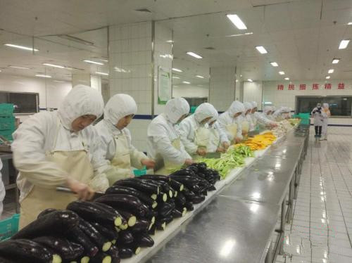 探秘高鐵盒飯生產(chǎn)基地：日產(chǎn)兩萬(wàn)份 素食套餐將面世