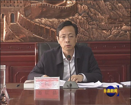 區(qū)委理論學習中心組圍繞《習近平談治國理政（第二卷）》進行集中學習研討