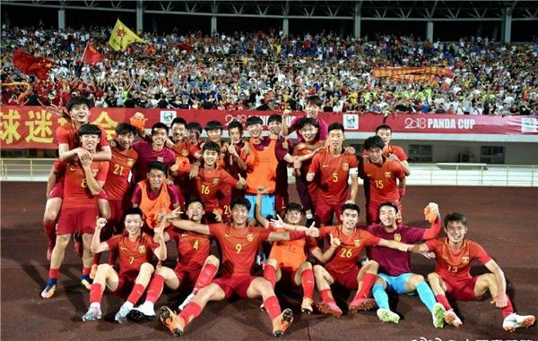 中國足球8-1團滅三豪門奪冠！黃金一代浮出水面