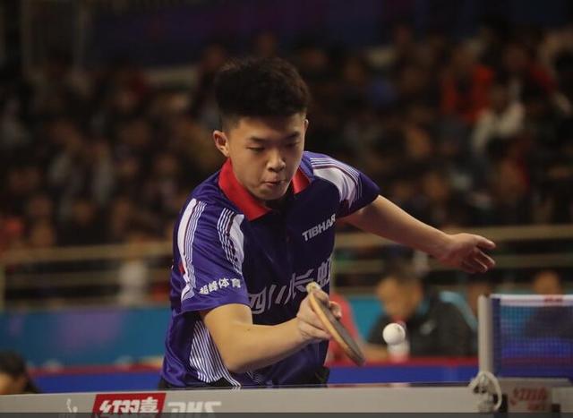 國(guó)乒15歲新星殺出！小王皓力戰(zhàn)樊振東只輸7分