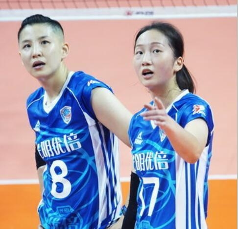 女排21歲快刀奇兵出爐！兩大絕技勝過劉曉彤，郎平帶她減壓朱婷？