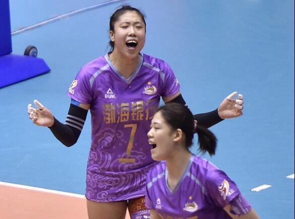 女排21歲擦地王勝兩國手或減壓朱婷，郎平再添利器？