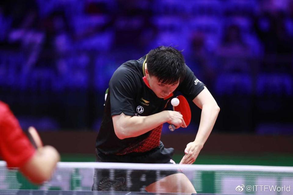 12戰(zhàn)全勝！馬龍擊敗梁靖崑闖入男單決賽 不愧為定海神針