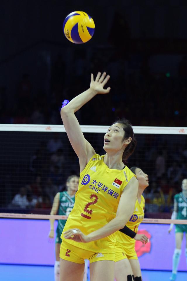 中國女排3-0保加利亞女排獲兩連勝，朱婷首發(fā)胡銘媛快球驚艷全場