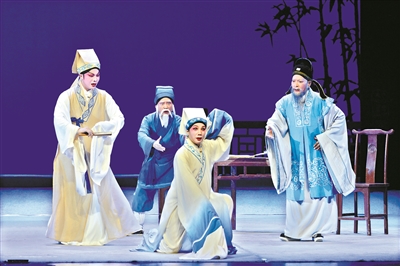 “南國(guó)紅豆”就是從粵劇《搜書院》叫開的