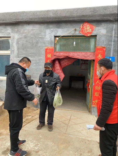 ?【侯營鎮(zhèn)文明實踐站】嚴(yán)防疫情，實踐站志愿者開展“上門服務(wù)”