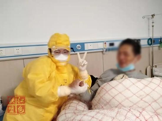 《戰(zhàn)“疫”日記：我最想看到更多的患者康復(fù)出院與家人團(tuán)聚》
