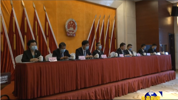 區(qū)十七屆人大四次會(huì)議主席團(tuán)召開(kāi)第三次會(huì)議