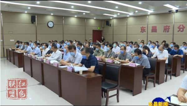 我區(qū)組織收看全市重點(diǎn)項(xiàng)目上半年 現(xiàn)場觀摩總結(jié)視頻會議 榮紅智就貫徹落實(shí)會議精神加快我區(qū)重點(diǎn)項(xiàng)目建設(shè)作出部署