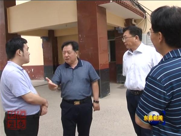 王振江到斗虎屯鎮(zhèn)督導檢查人大代表聯(lián)系選民工作室建設情況