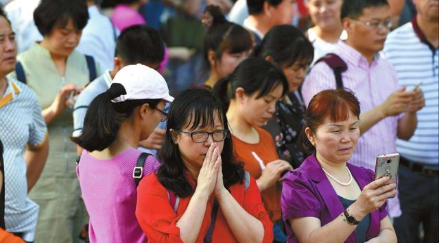教育部最新通知：體育與語(yǔ)數(shù)外同分，卻有個(gè)壞消息，家長(zhǎng)：瞎折騰