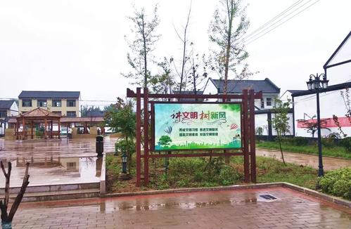 美了環(huán)境富了口袋 ，鄉(xiāng)村旅游讓村民過上好日子