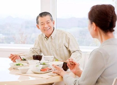 中老年人飲食需留意“4不吃 、3不喝”腸胃順暢 營(yíng)養(yǎng)吸收更佳