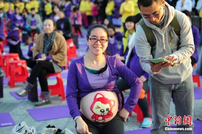何時能合法生三孩？托幼問題咋解決？最新政策來了！