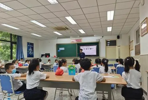 義務(wù)教育學(xué)校如何落實“雙減” 推進(jìn)課后服務(wù) 探索暑期托管