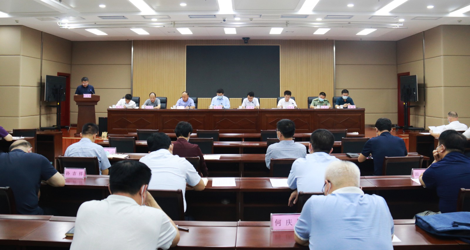 用“繡花功夫”做細(xì)、做實、做好群眾的民生實事  東昌府區(qū)群眾滿意度暨12345市民熱線工作調(diào)度會召開  馬軍權(quán)出席并作講話 巴海峰主持