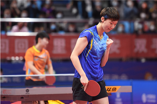 王曼昱4-0孫穎莎全運(yùn)女單奪金 劉詩雯3-1陳夢摘銅