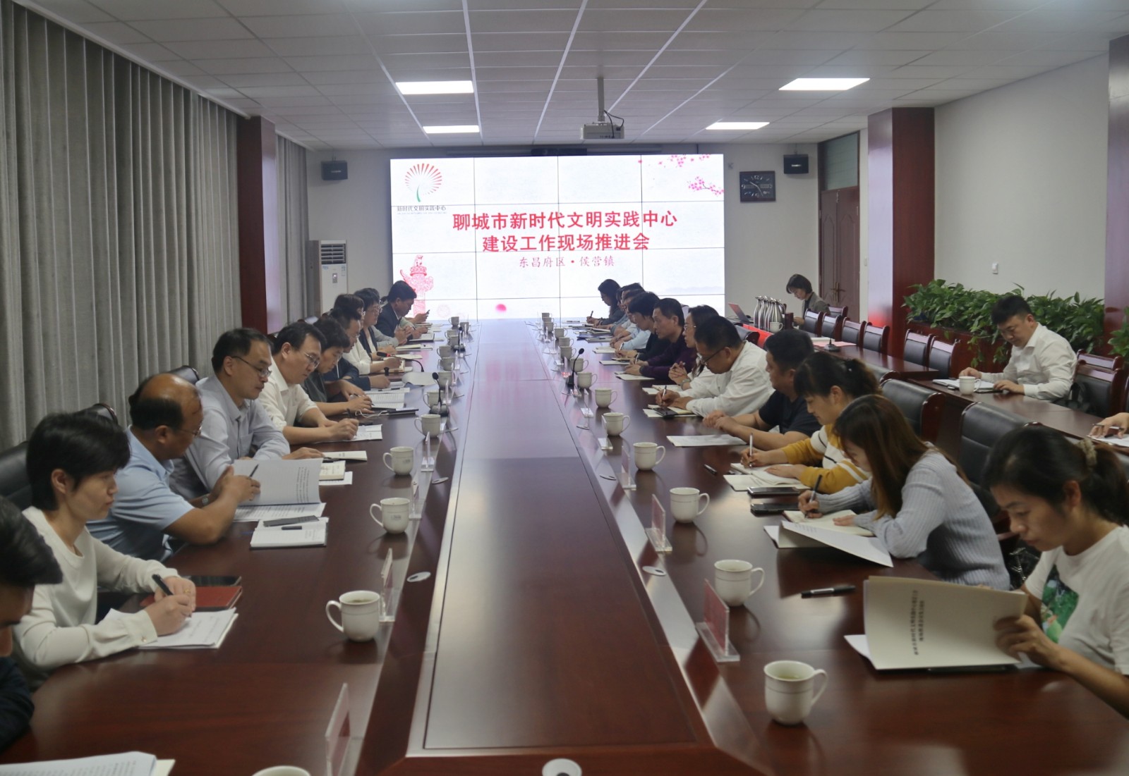 聊城市新時(shí)代文明實(shí)踐中心建設(shè)工作現(xiàn)場(chǎng)推進(jìn)會(huì)在東昌府區(qū)召開