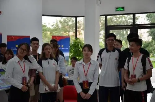 一場難忘的“夏日限定”之旅 青聯(lián)為港澳臺(tái)大學(xué)生暑期實(shí)習(xí)“搭臺(tái)”