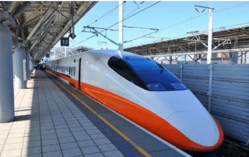 截至去年底，全國鐵路運營里程十四點六萬公里