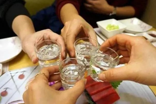 江西一員工公司聚會飲酒后失足死亡，組織者被索賠120萬元