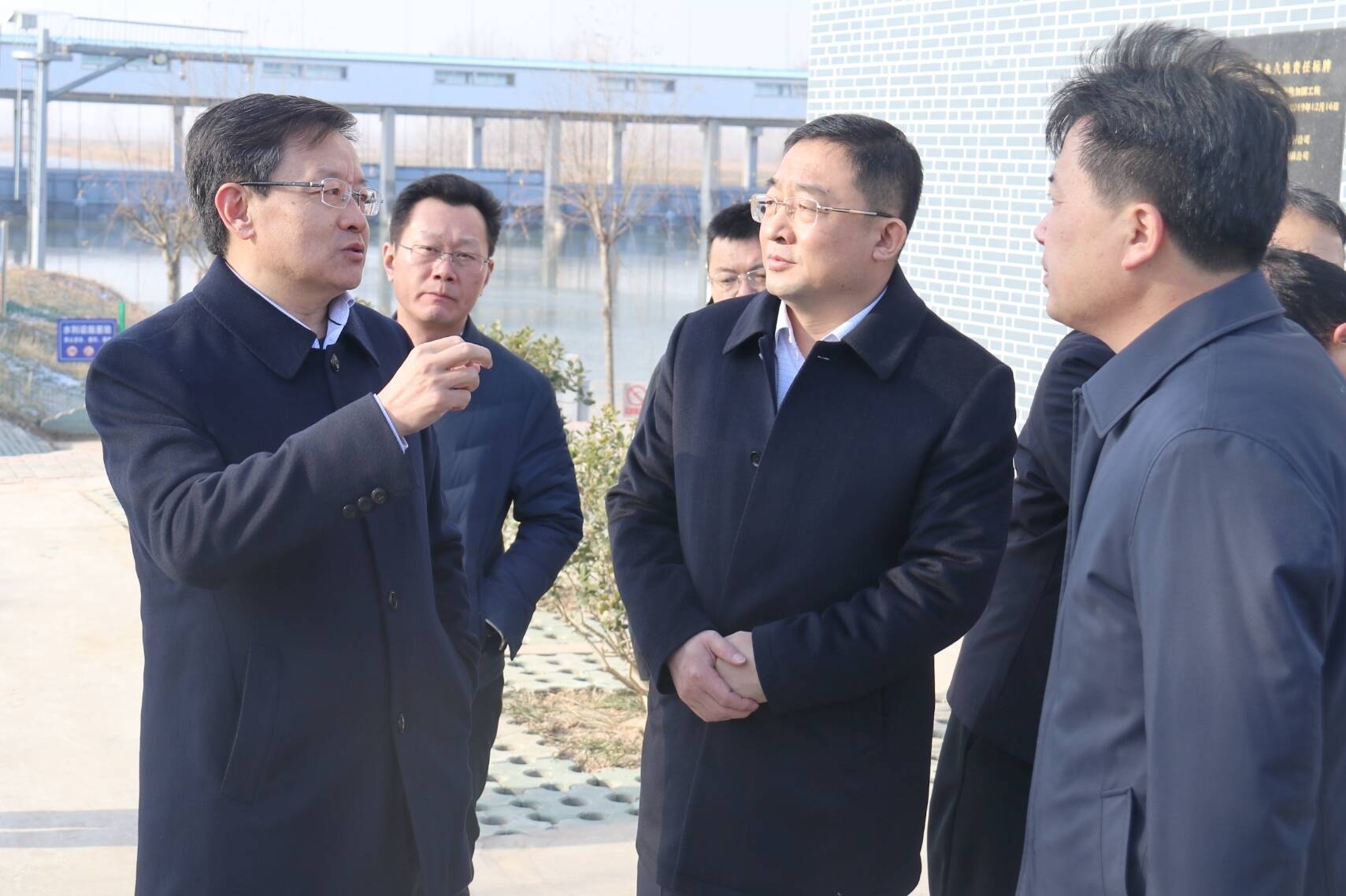 加大治理保護(hù)力度 守護(hù)一方綠水  聊城市副市長、馬頰河干線市級(jí)河長劉文強(qiáng)來東昌府區(qū)開展巡河活動(dòng)
