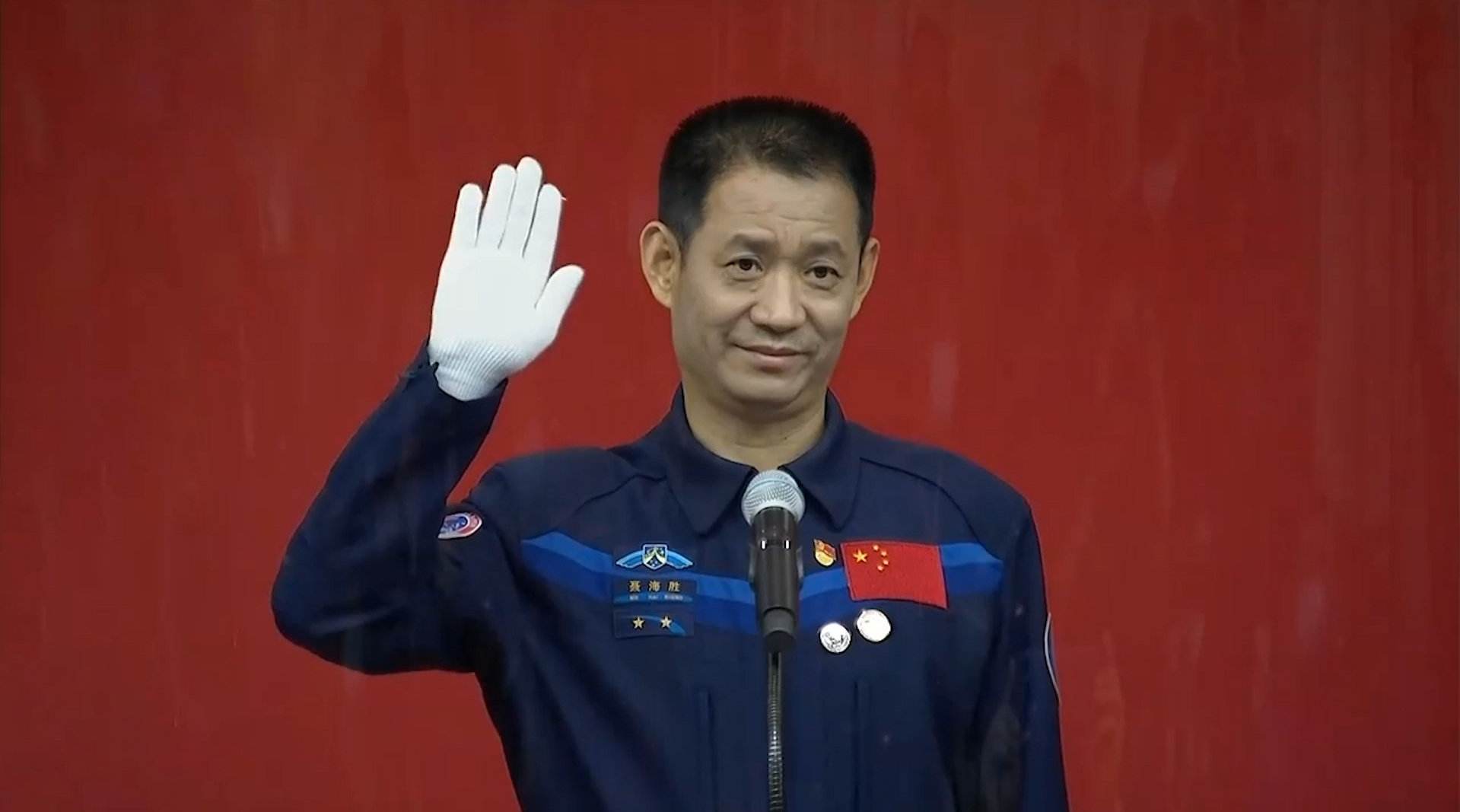 聶海勝談三次飛行任務(wù)：可靠性越來越高，航天食品越來越豐富