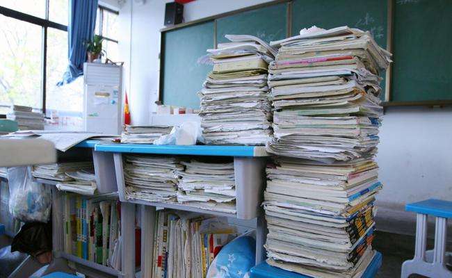 高三一年用來“刷題”：辦學質(zhì)量不比升學率比啥？