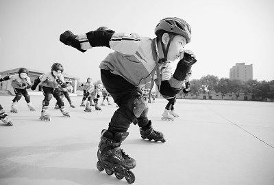 看！那冰雪上的少年