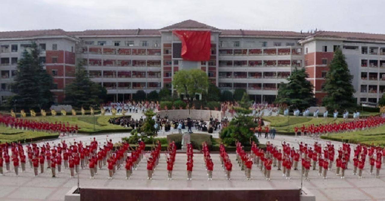 白湘菱：曾是江蘇省狀元，因?yàn)闅v史成績(jī)無(wú)緣清北，現(xiàn)在如何了