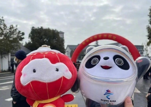 憑實力實現(xiàn)“冰墩墩自由”！女足隊員想要的冰墩墩雪容融，安排上了