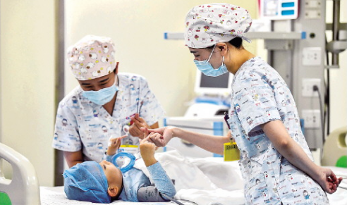 “天價”救命藥入醫(yī)保，距離破解罕見病醫(yī)治難還有多遠