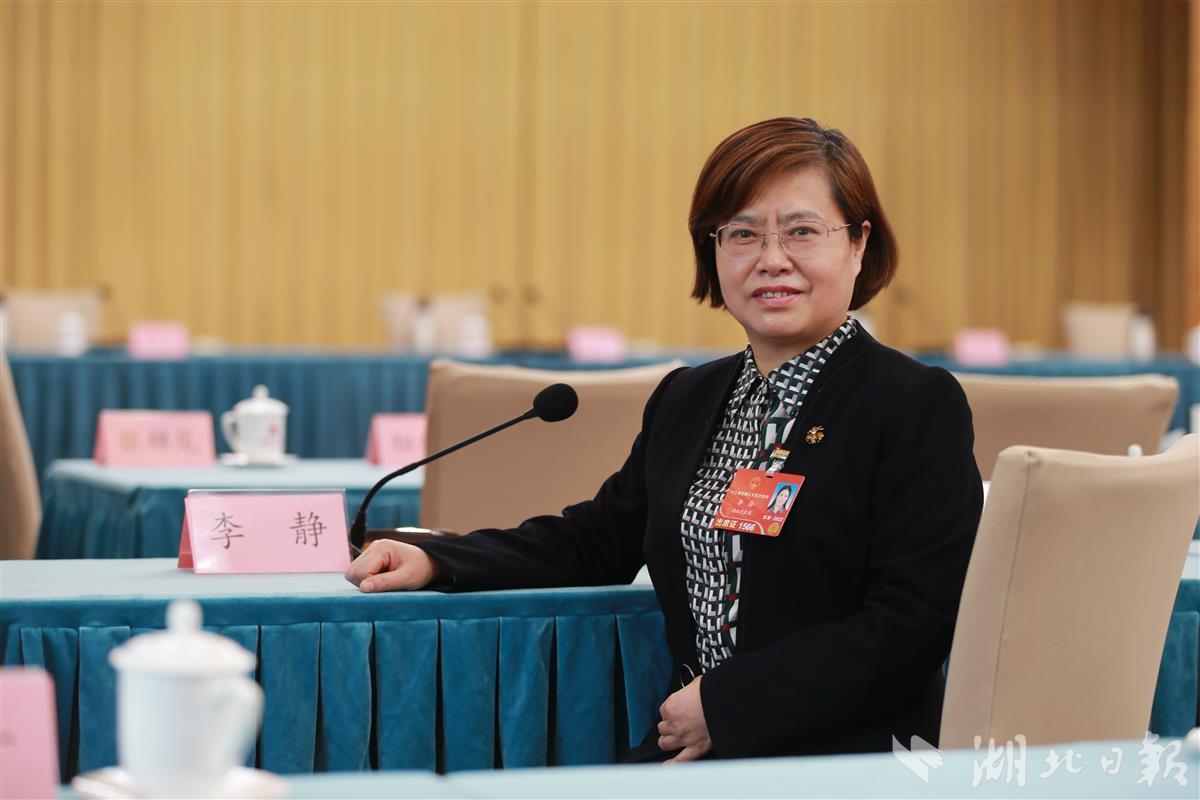 李靜代表：做好家庭教育工作 健全協(xié)同育人機(jī)制