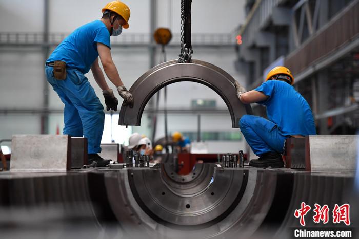 月薪一萬招不到工人？代表建議“雙向奔赴”破解制造業(yè)招工難