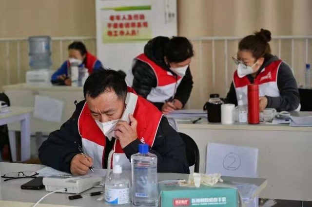 與新冠病毒短兵相接半個月后，北京酒仙橋迎來美好四月天
