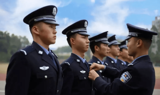 畢業(yè)后才知道，軍校和警校的差距不一般，家長(zhǎng)要替學(xué)生把好關(guān)