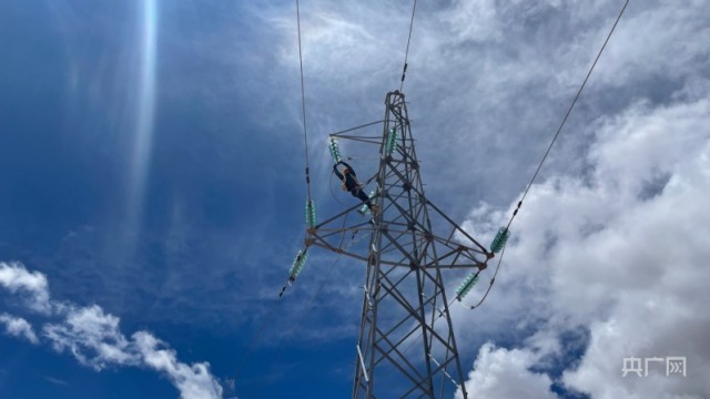 青藏鐵路：海拔4500米的電力檢修隊