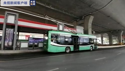 鄭州：11日零時(shí)起，公交、地鐵、出租車、市域內(nèi)班線客運(yùn)恢復(fù)正常運(yùn)營(yíng)