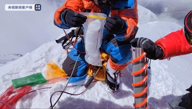 圍觀！“巔峰使命”珠峰科考鉆取全球海拔最高的冰雪樣