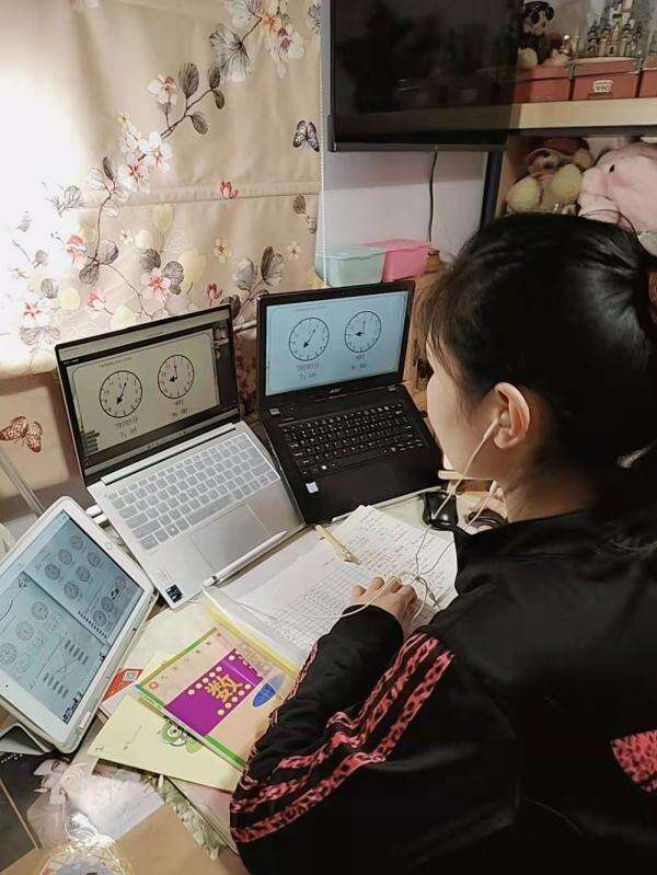 育人不斷線 隔屏不隔愛(ài) 上海線上教學(xué)平穩(wěn)有序